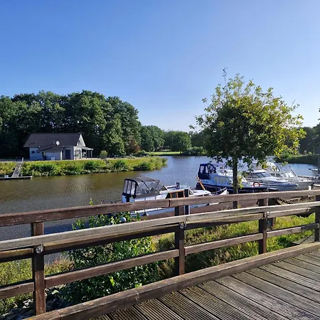 Feriehus Schwedenhaus Hyggeline Direkt An Der Ems Walchum